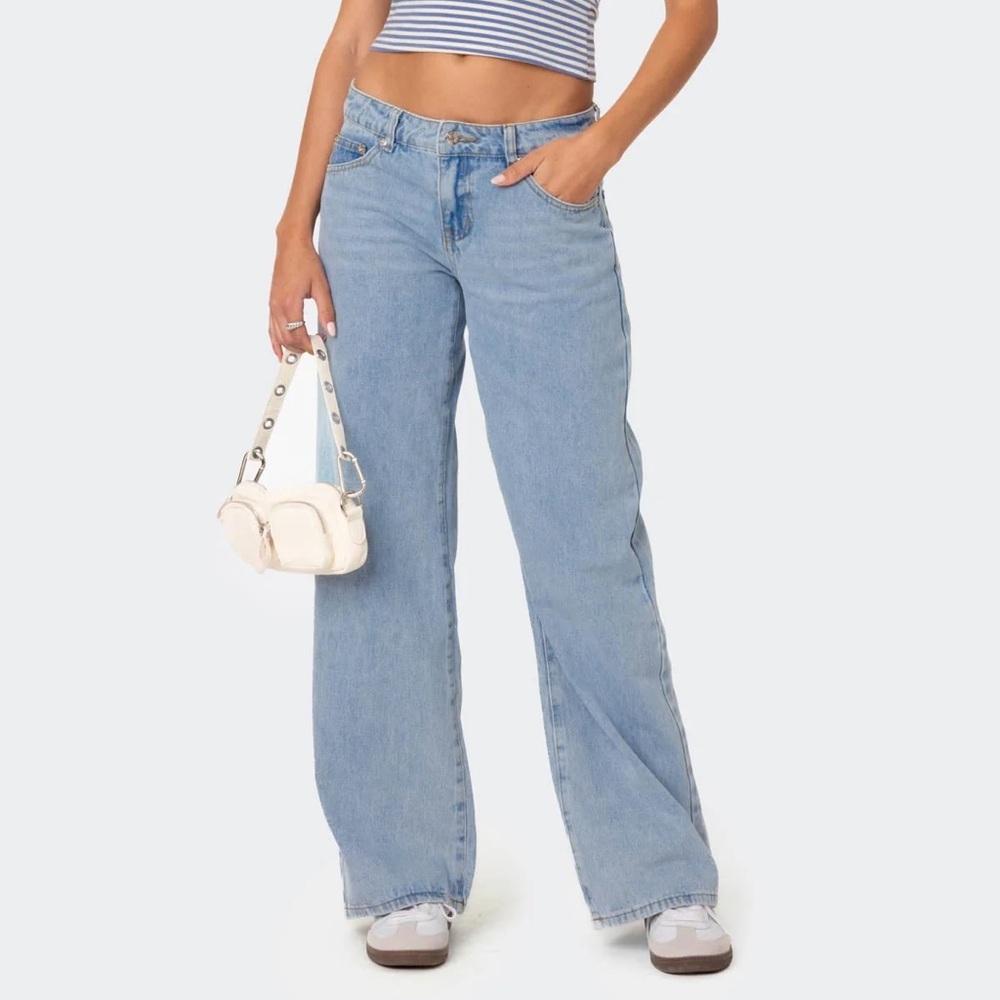 Edikted Blue Raelynn Low Rise Jeans